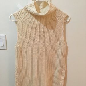 Gorgeous Aritzia/Wilfred Sweater!- xxs